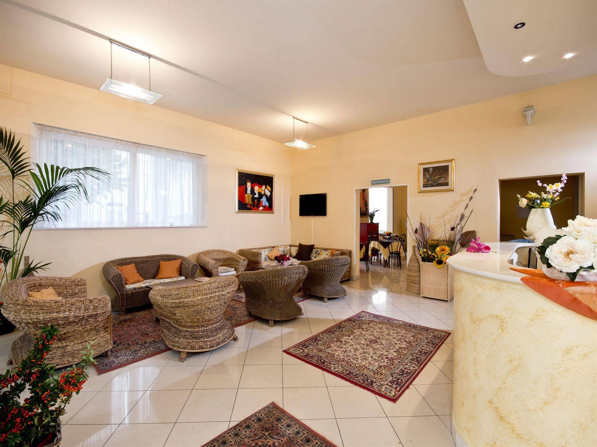 Villa Silvie Rose Cesenatico Luaran gambar