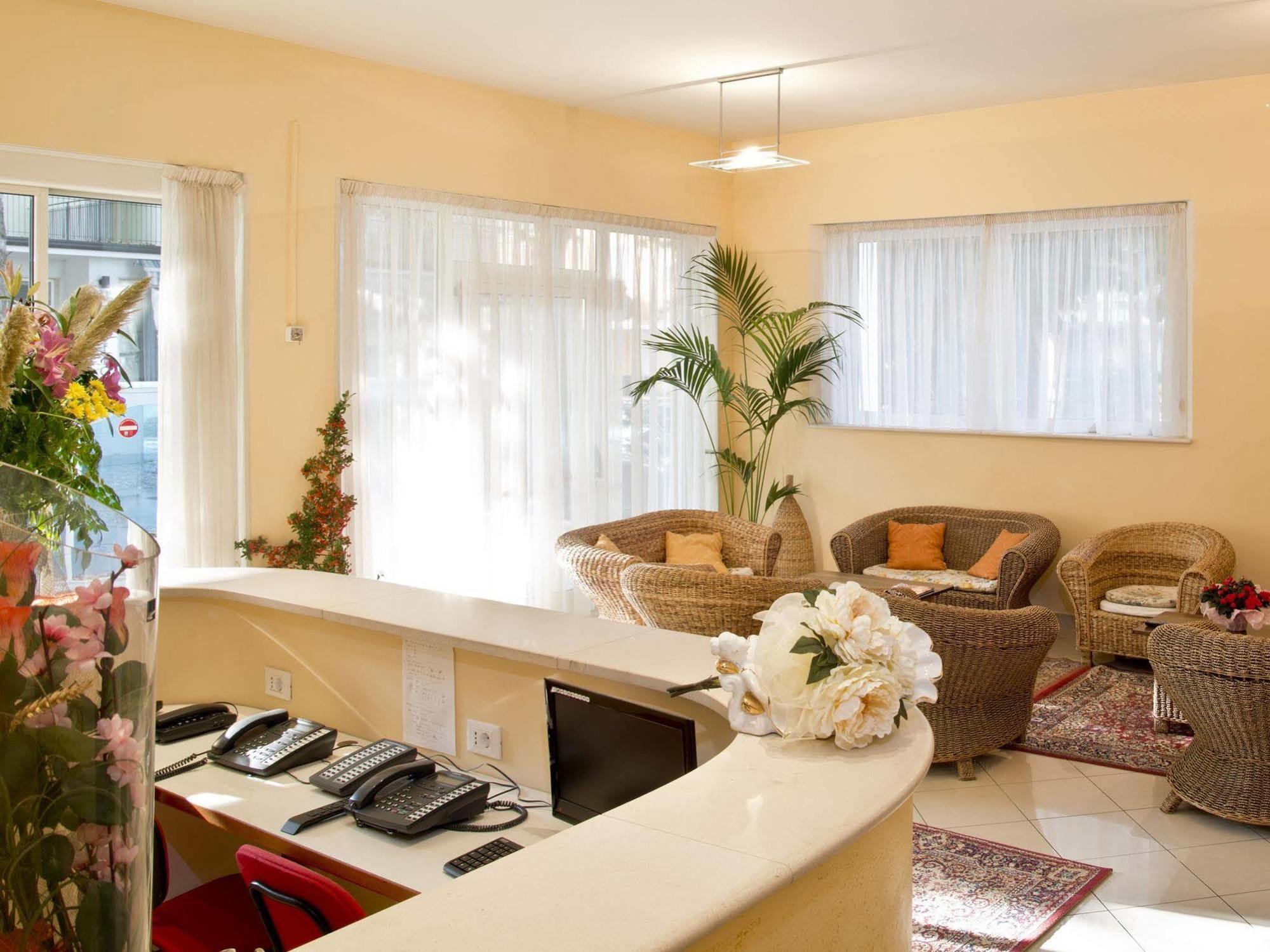 Villa Silvie Rose Cesenatico Luaran gambar