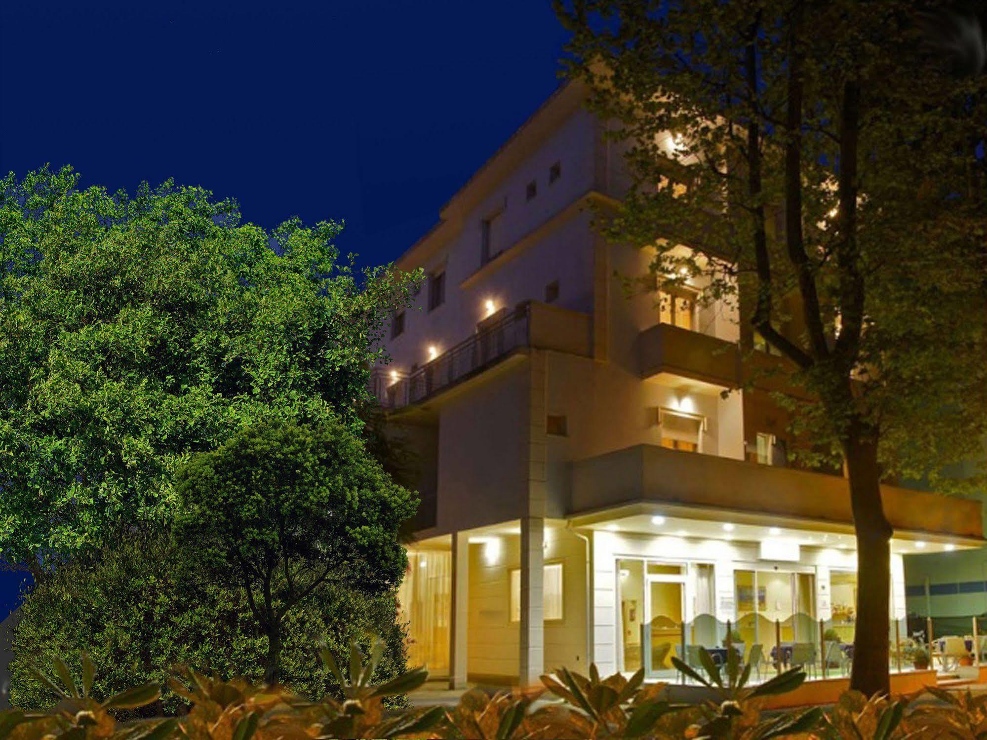 Villa Silvie Rose Cesenatico Luaran gambar