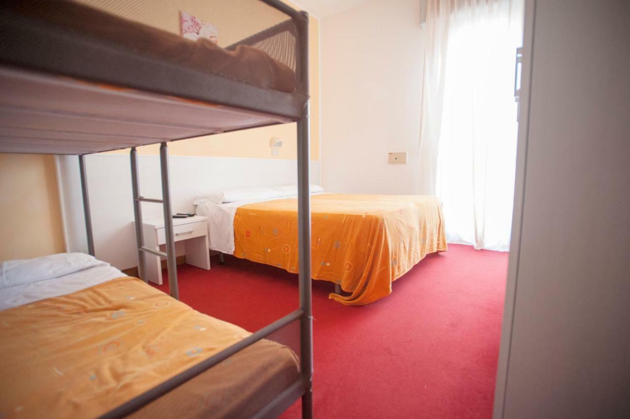 Villa Silvie Rose Cesenatico Luaran gambar