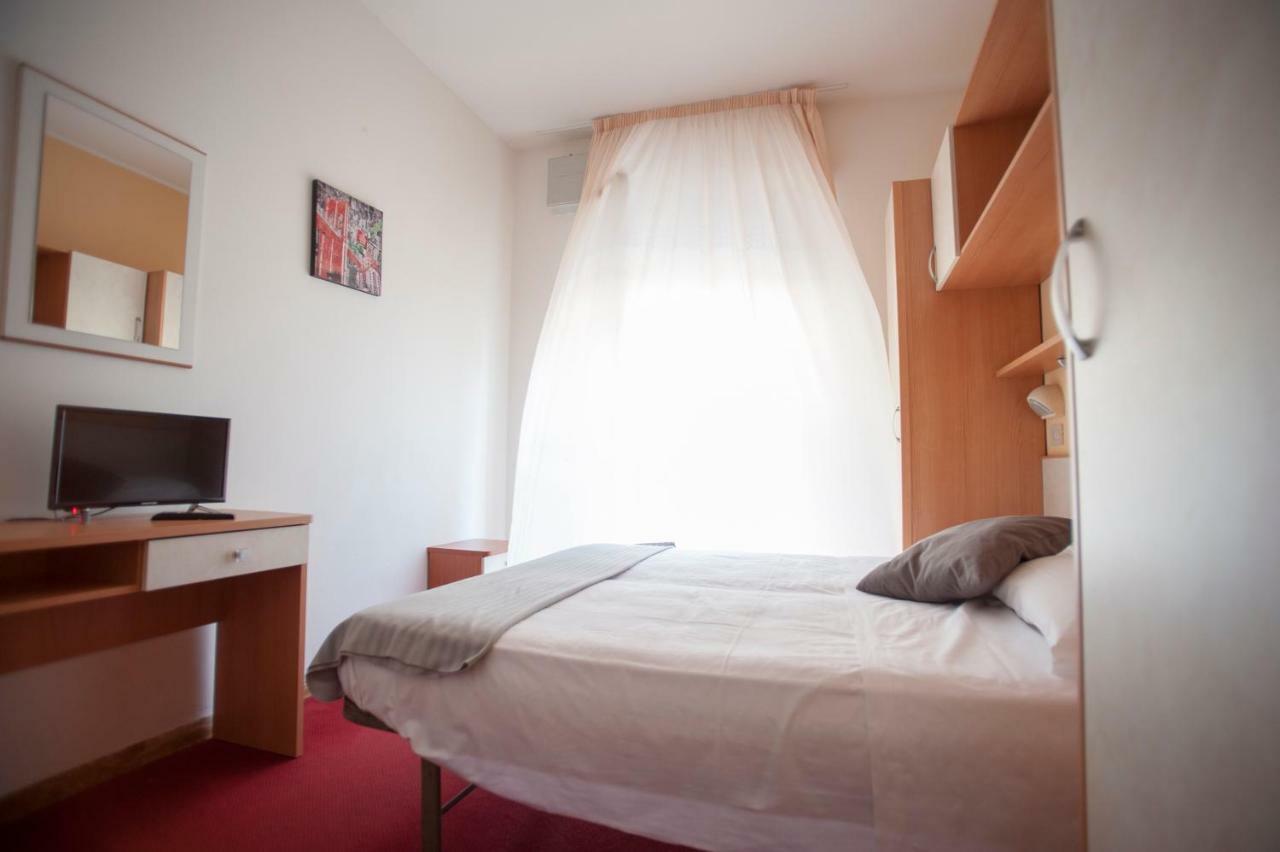Villa Silvie Rose Cesenatico Luaran gambar