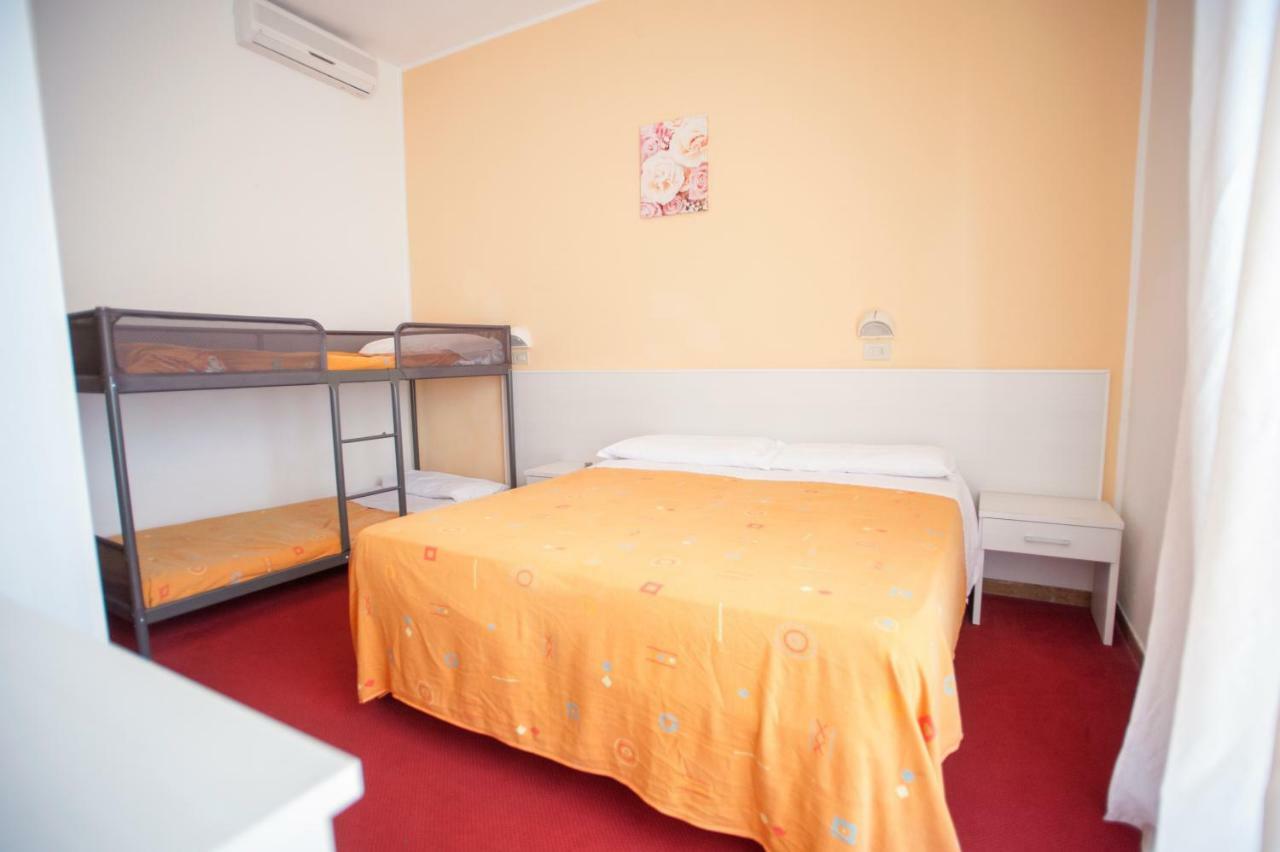 Villa Silvie Rose Cesenatico Luaran gambar